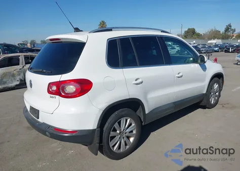 2009 Volkswagen Tiguan Se from USA, damaged, VIN WVGAV75N09W524631